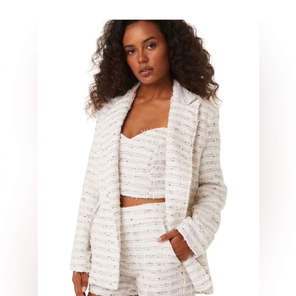 MISA LOS ANGELES
PENNY BLAZER
Misa Los Angeles